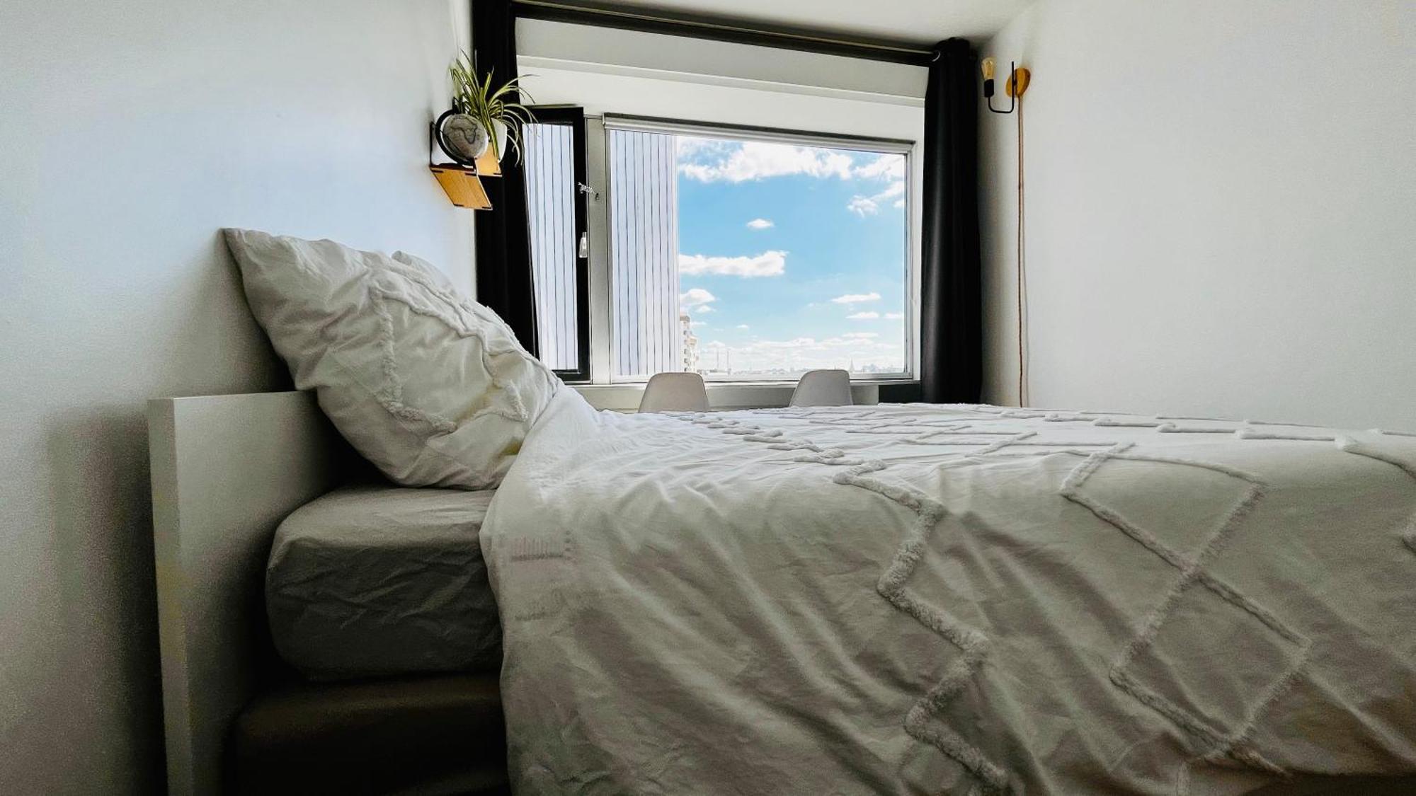 2 Private Bedrooms, Montparnasse Station Париж Екстериор снимка