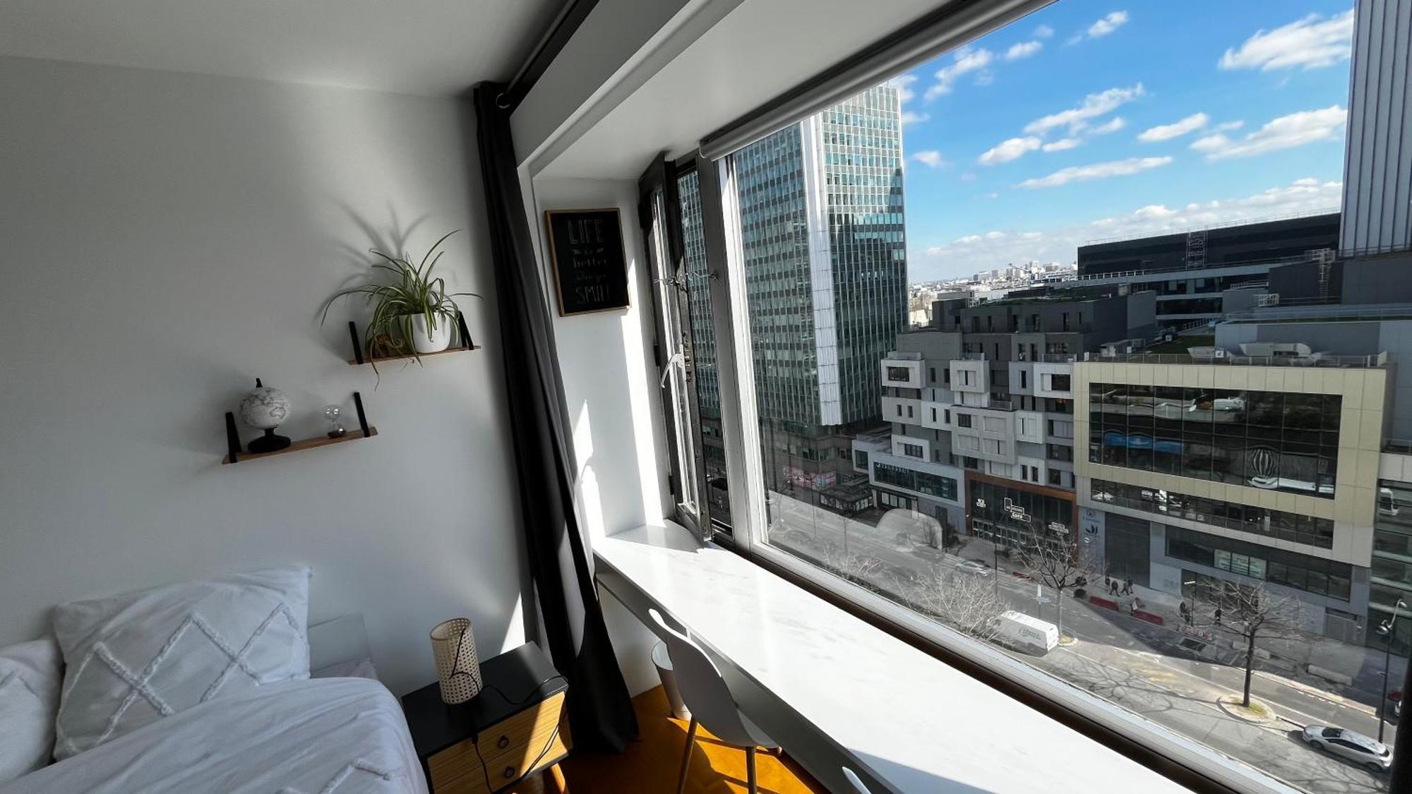 2 Private Bedrooms, Montparnasse Station Париж Екстериор снимка