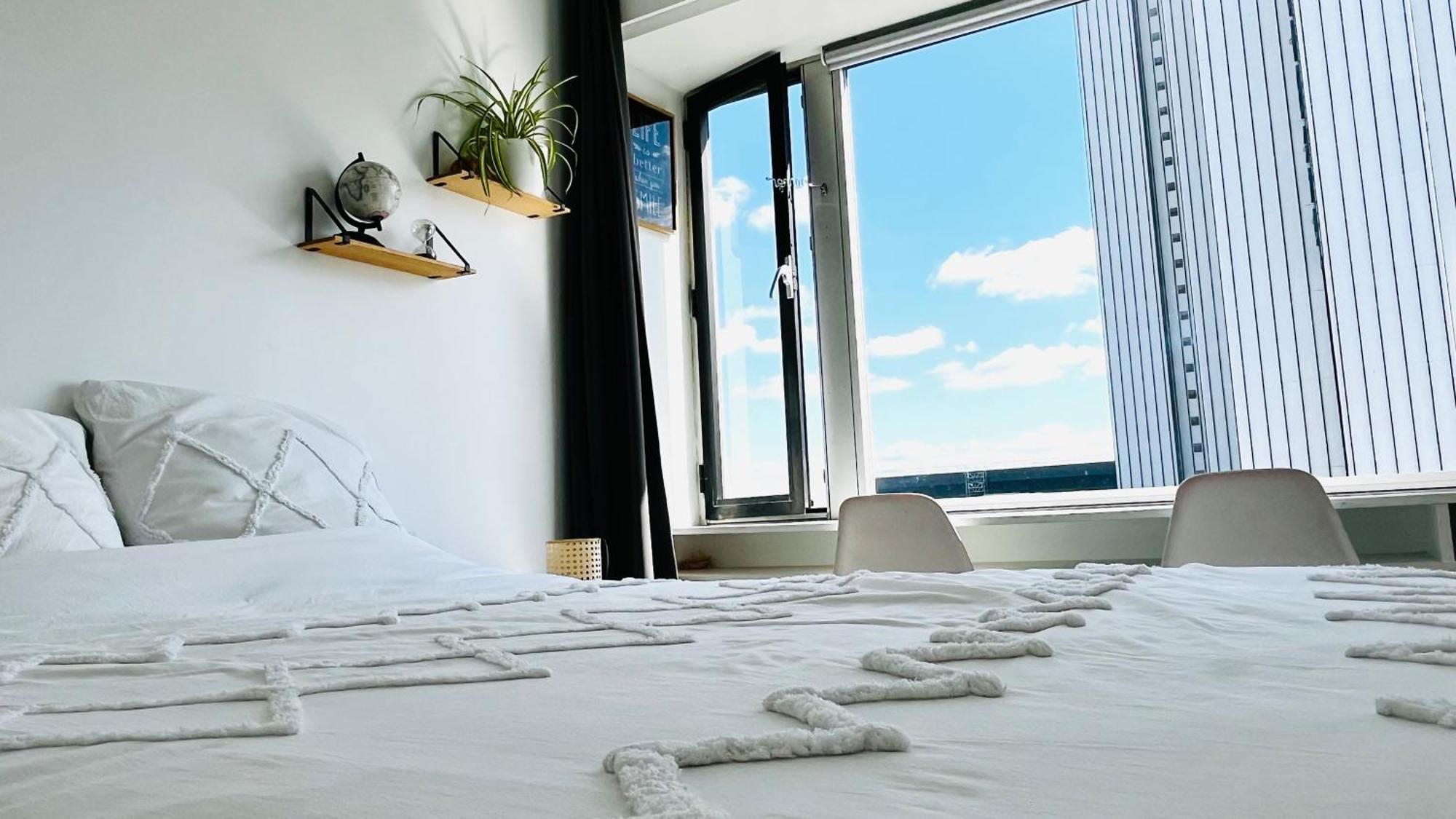 2 Private Bedrooms, Montparnasse Station Париж Екстериор снимка